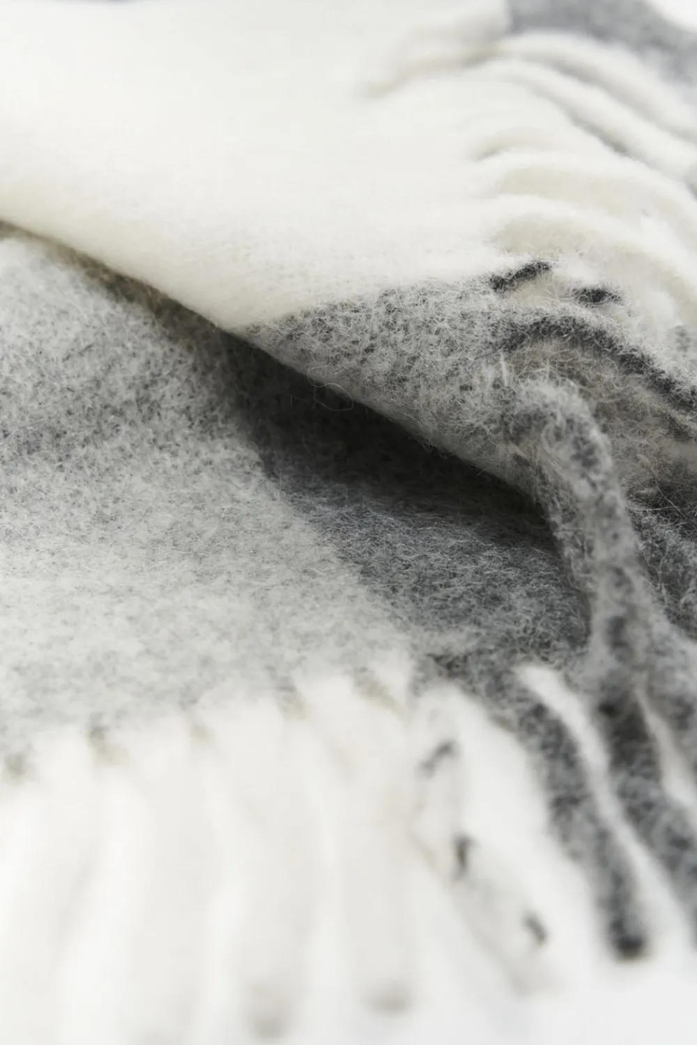 COPENHAGEN STUDIOS Cph Shawl 4 Wool Mix- Sjaals